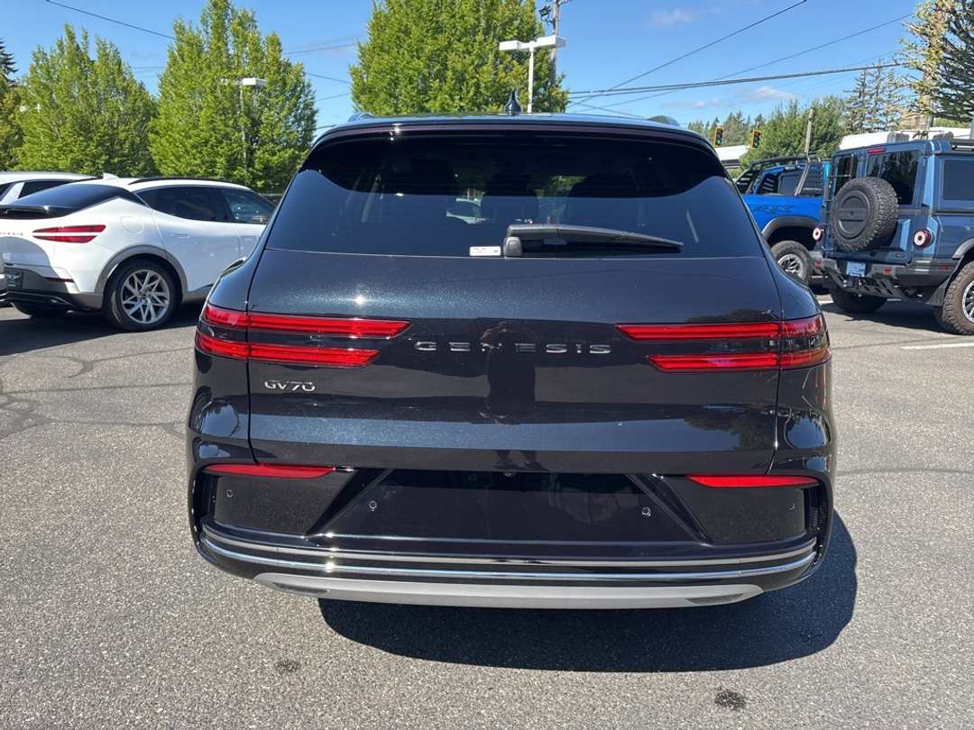 2026 Genesis Electrified Gv70 - Image 6