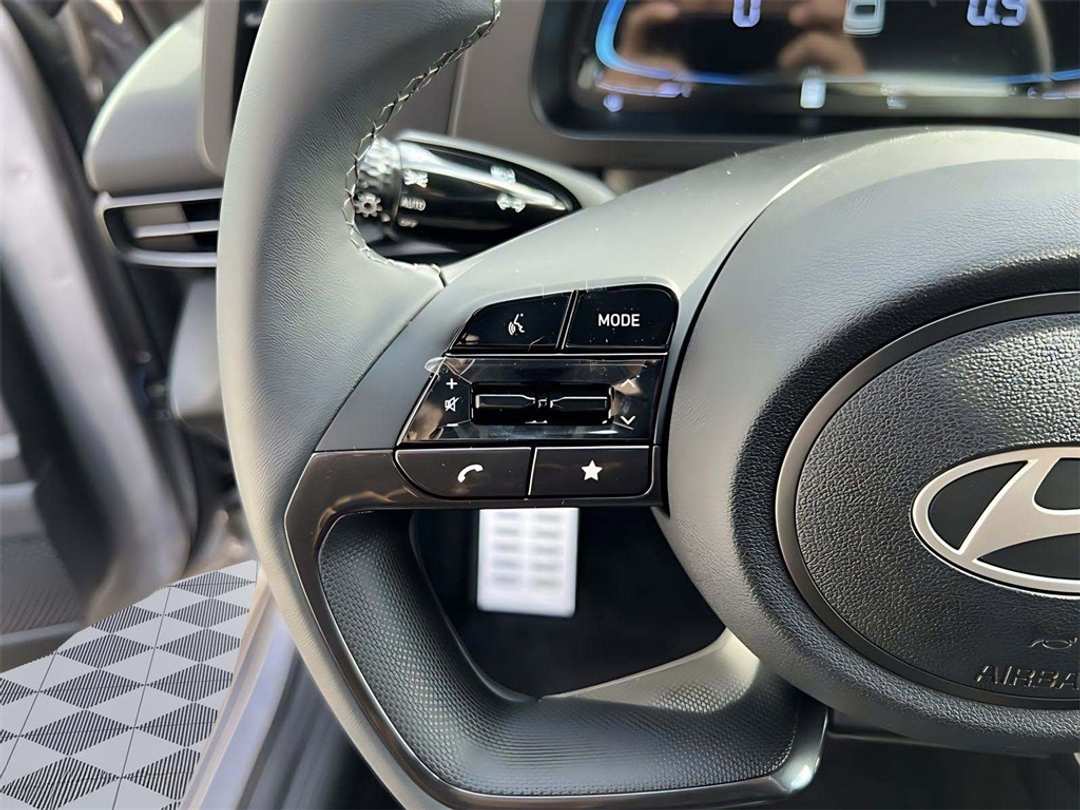 2026 Hyundai Venue SEL - Image 14