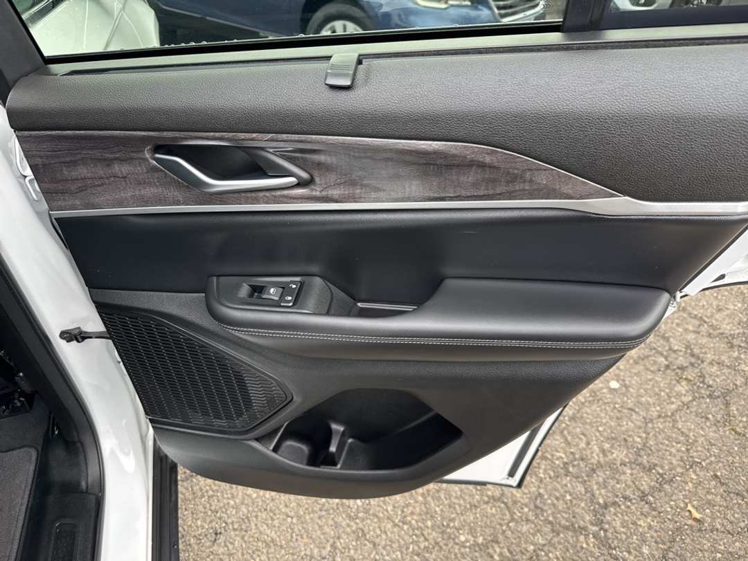 2024 Jeep Grand Cherokee Limited - Image 28