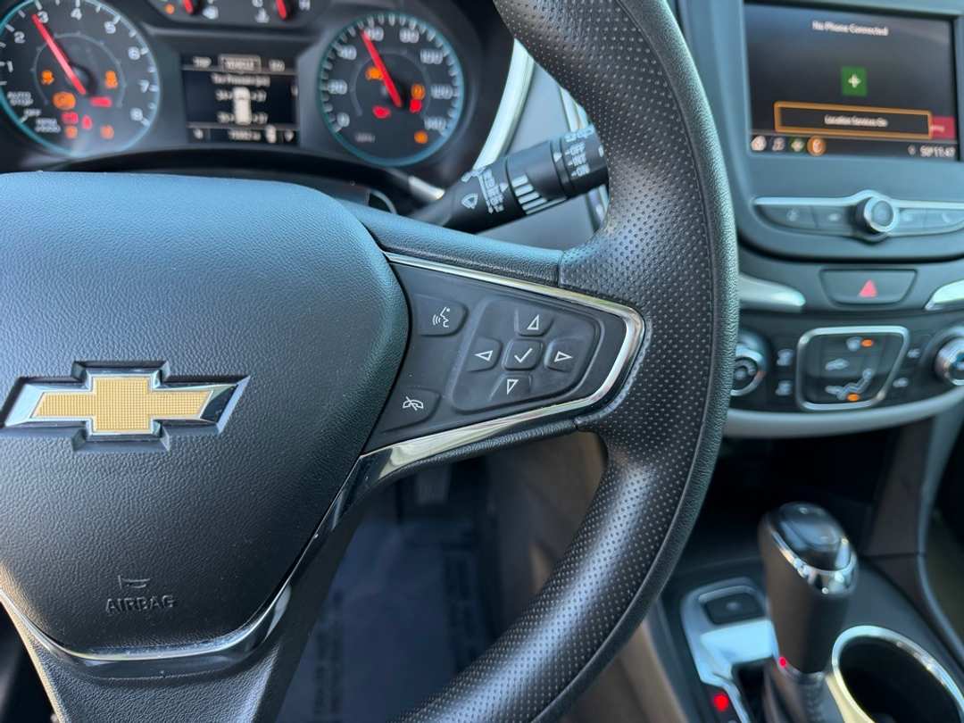 2020 Chevrolet Equinox LS - Image 19