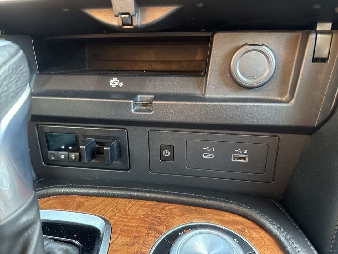 2023 Nissan Armada SL - Image 36