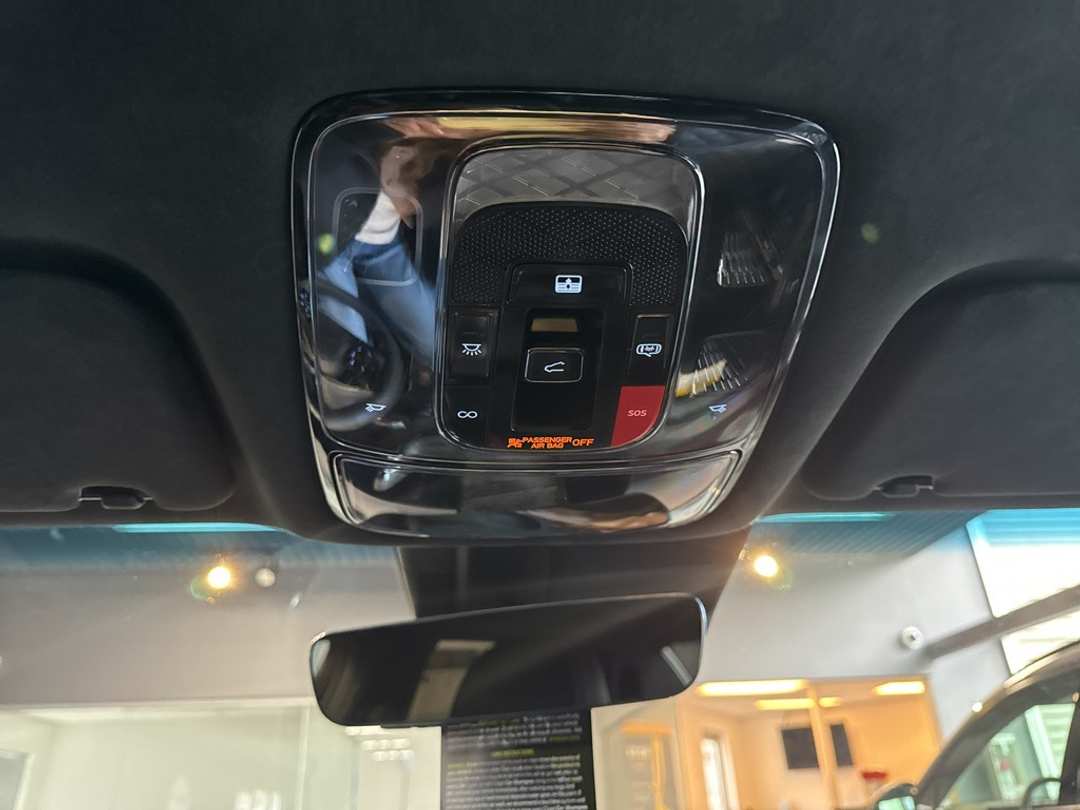 2026 Genesis G90 3.5T eSC - Image 30