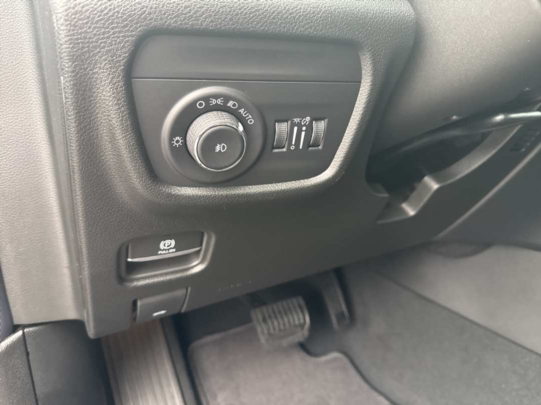 2026 Jeep Grand Cherokee Limited - Image 14