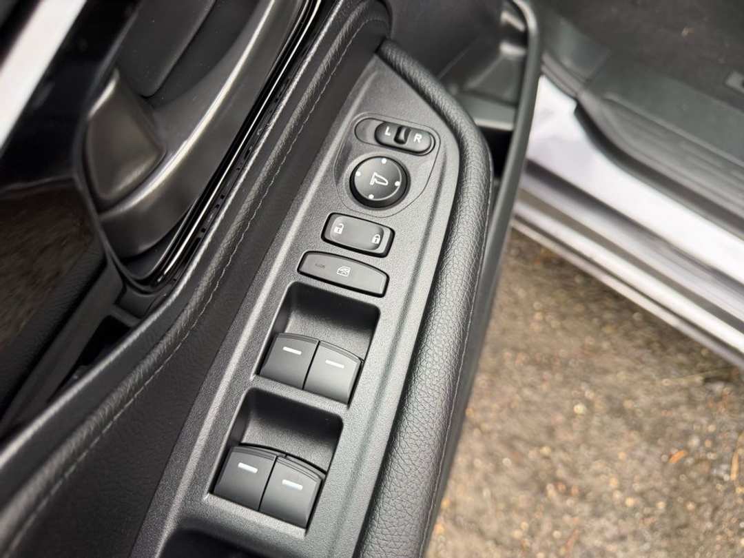 2026 Honda Odyssey Touring - Image 13