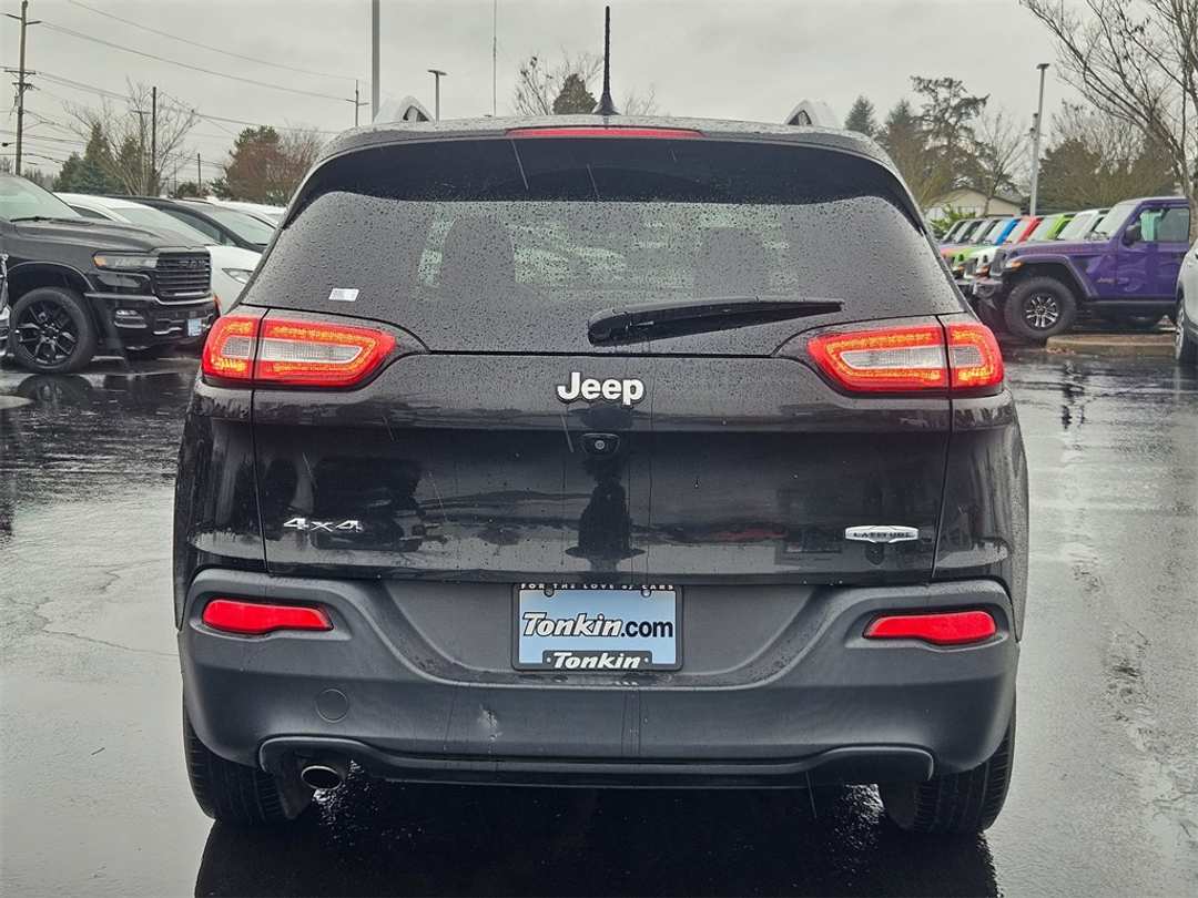 2016 Jeep Cherokee Latitude - Image 5