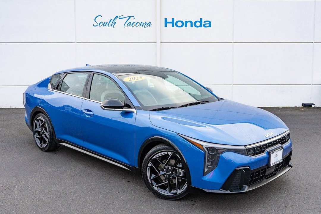 2025 Kia K4 GTLine - Image 2