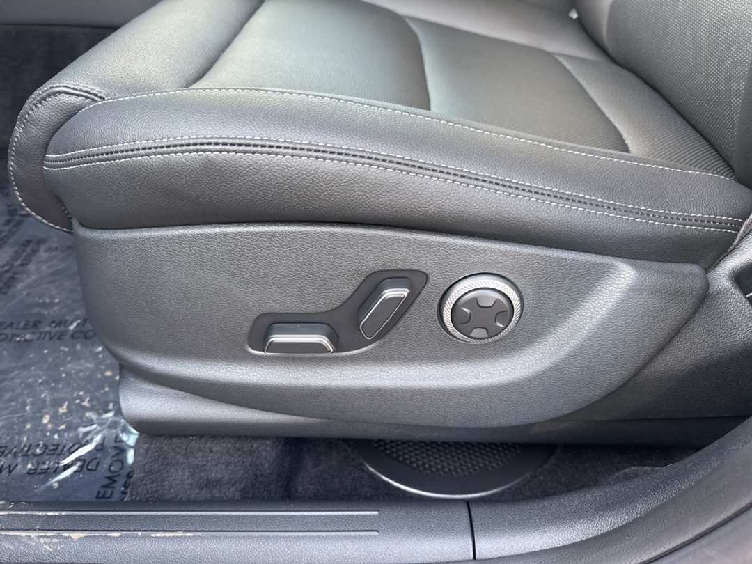 2026 Genesis Gv70 2.5T Select - Image 21