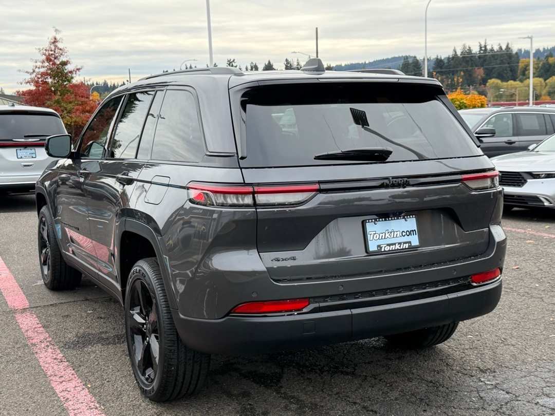 2025 Jeep Grand Cherokee Altitude X - Image 5
