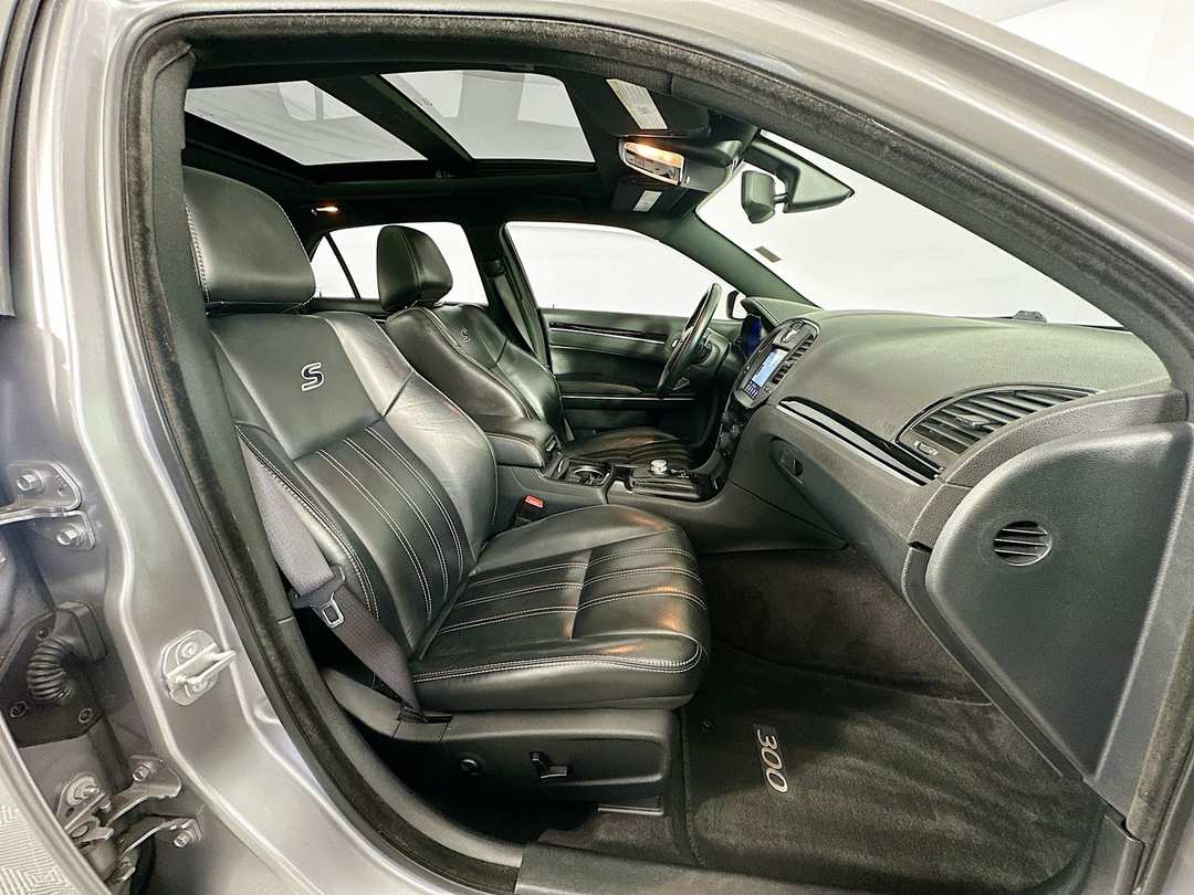 2017 Chrysler 300 S - Image 30