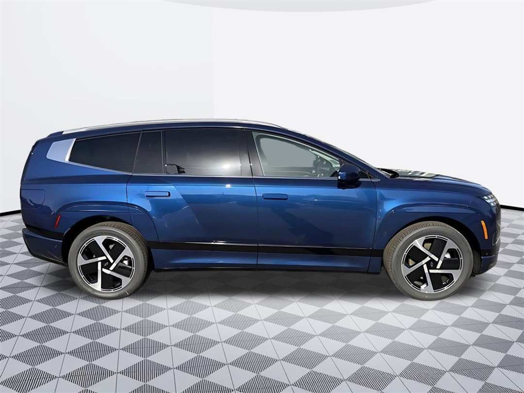 2026 Hyundai Ioniq 9 Performance Calligraphy - Image 9