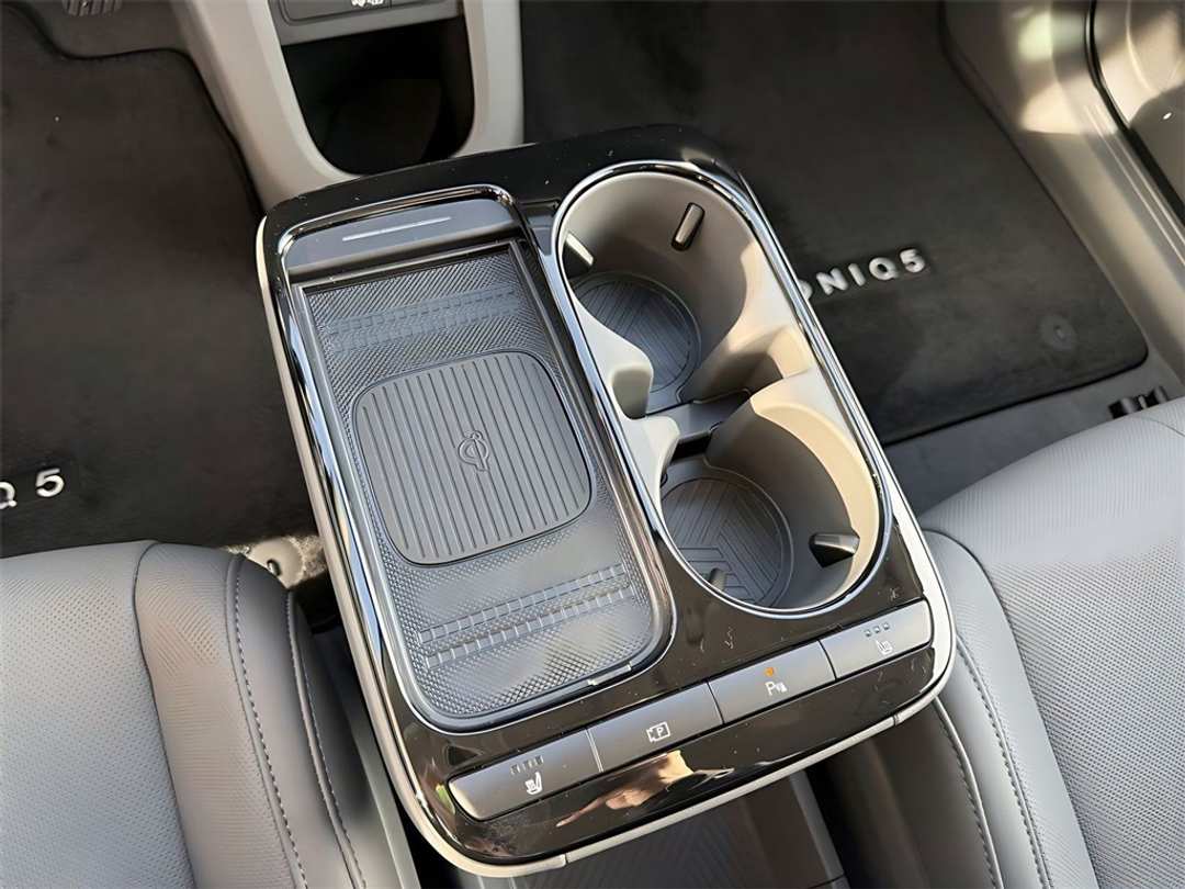 2026 Hyundai Ioniq 5 SEL - Image 24