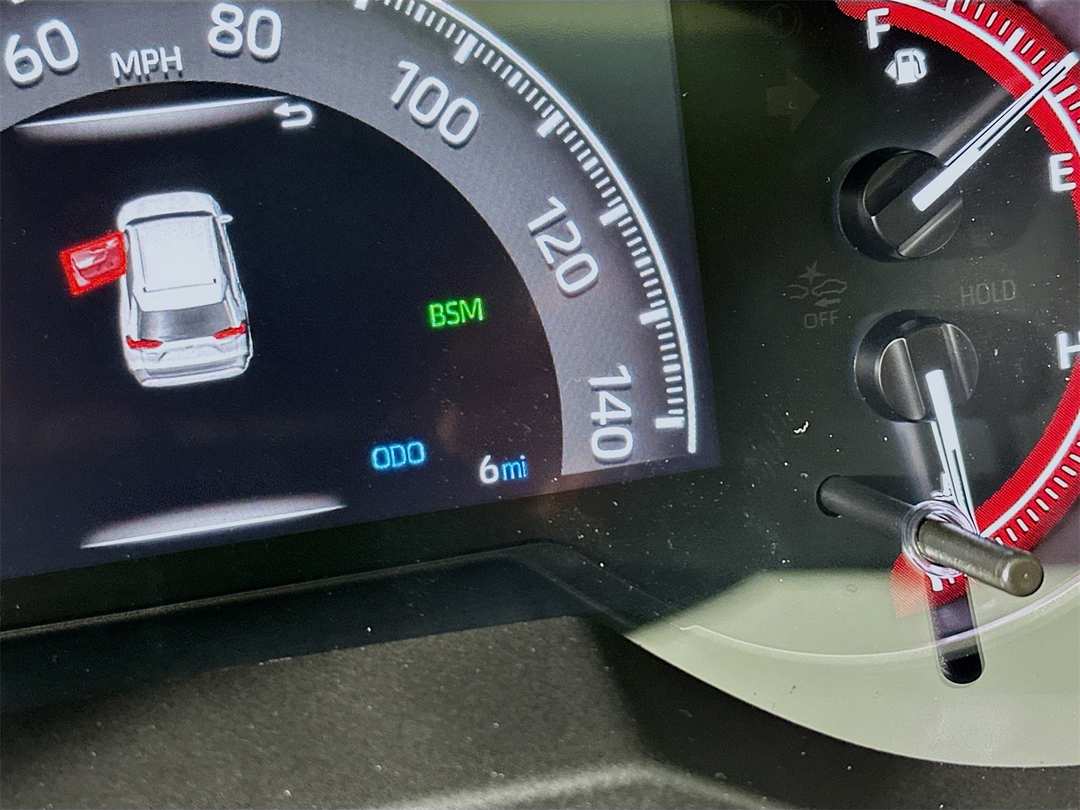 2025 Toyota Rav4 XLE Premium - Image 12