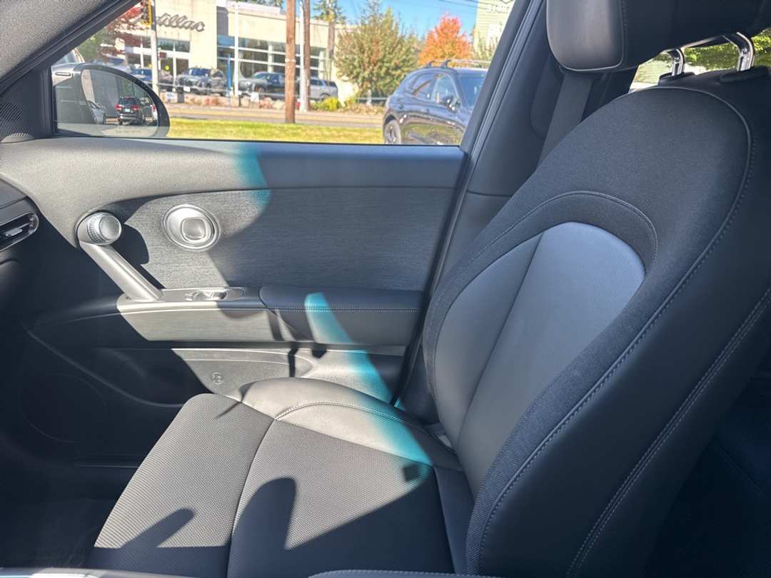 2026 Genesis Gv60 19" - Image 28