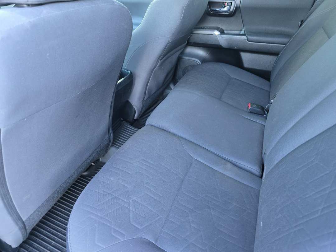 2019 Toyota Tacoma TRD OffRoad - Image 11