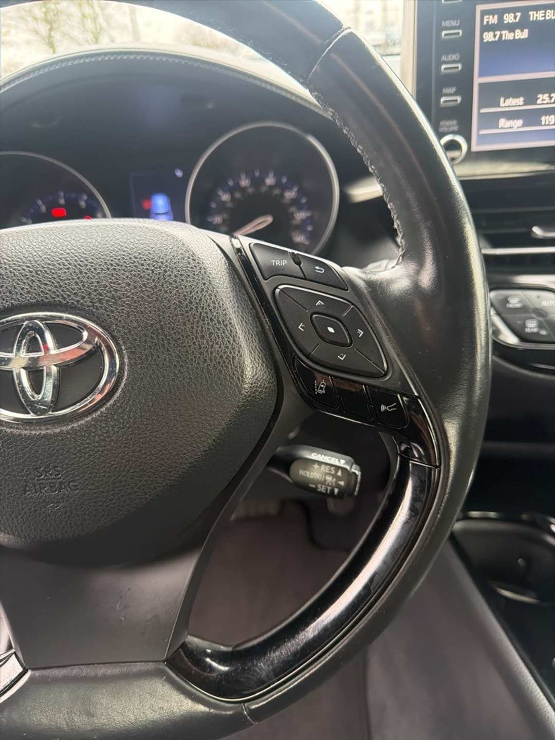 2019 Toyota C-Hr XLE - Image 30