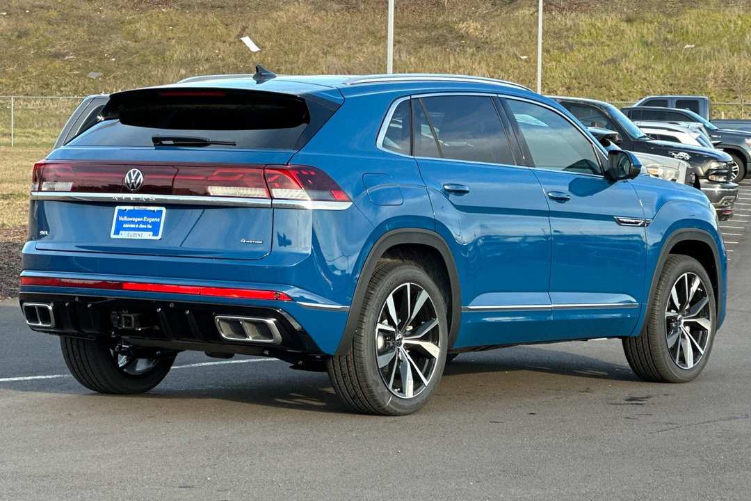 2025 Volkswagen Atlas Cross Sport 2.0T SEL Premium RLine - Image 3