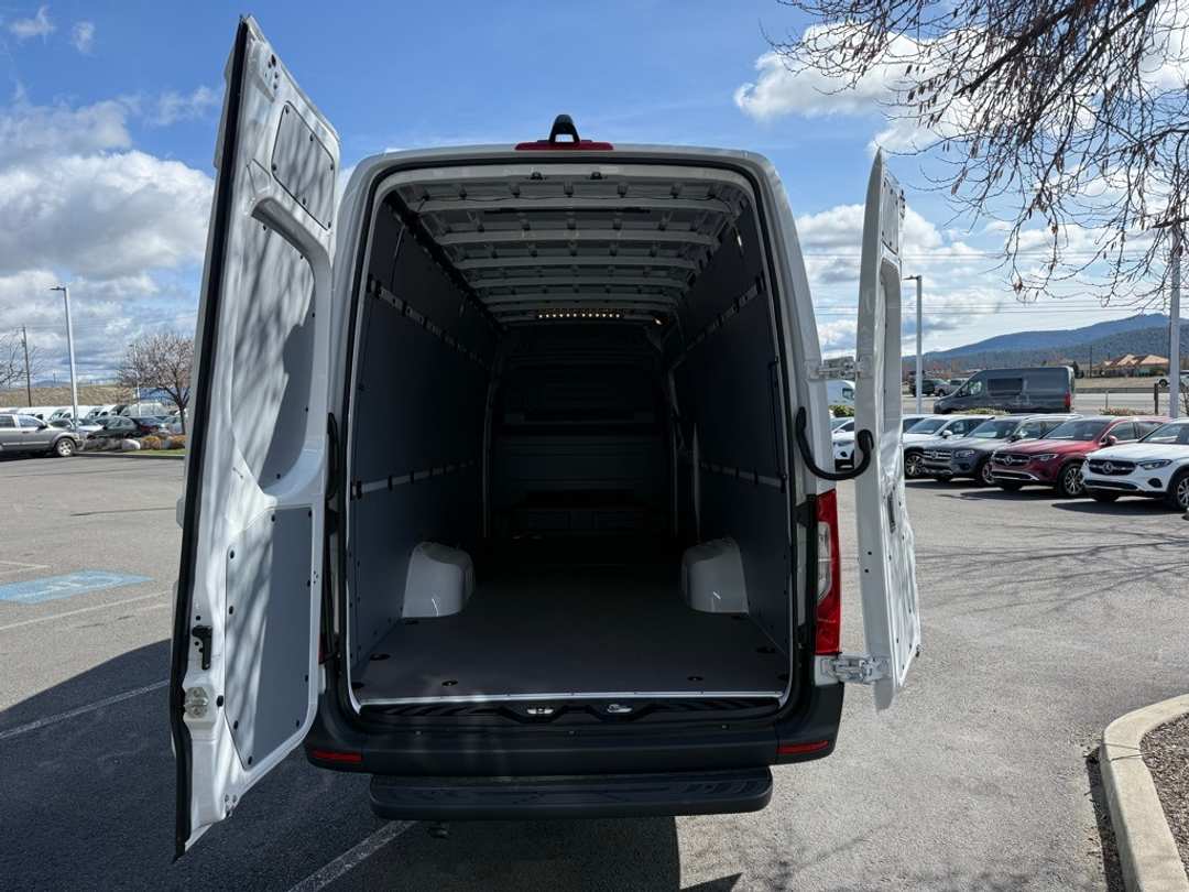 2025 Mercedes-Benz Sprinter 3500 Cargo 170 WB - Image 10