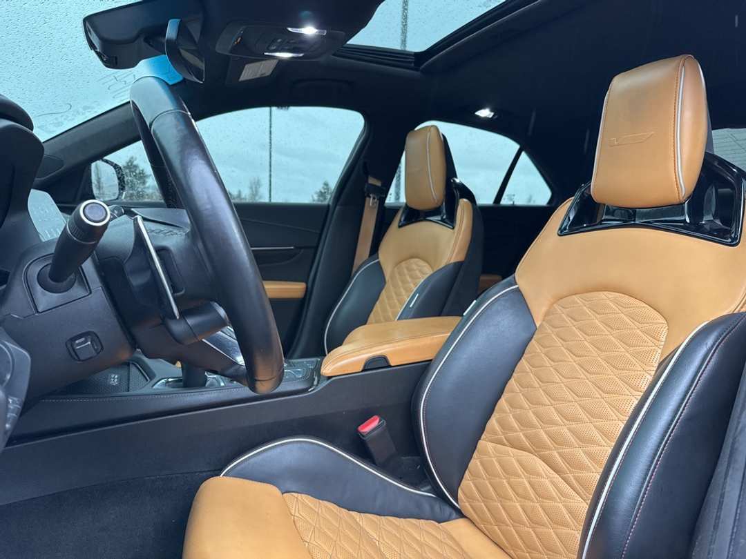 2022 Cadillac Ct4 VSeries - Image 9