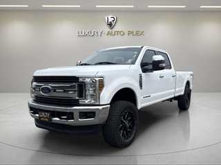 2019 Ford F350 Super Duty Crew XLT 8 FT LOW MILES 74,000 LIFTED