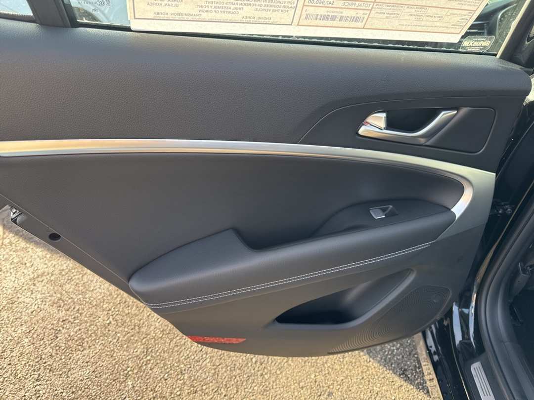 2026 Genesis G70 2.5T - Image 34