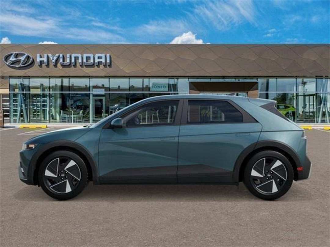 2026 Hyundai Ioniq 5 SE - Image 3