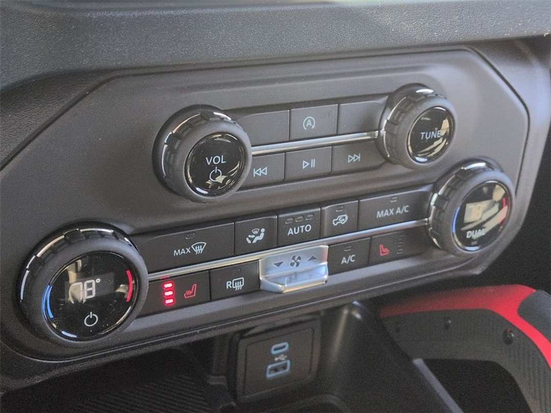 2025 Ford Bronco Heritage Edition - Image 20