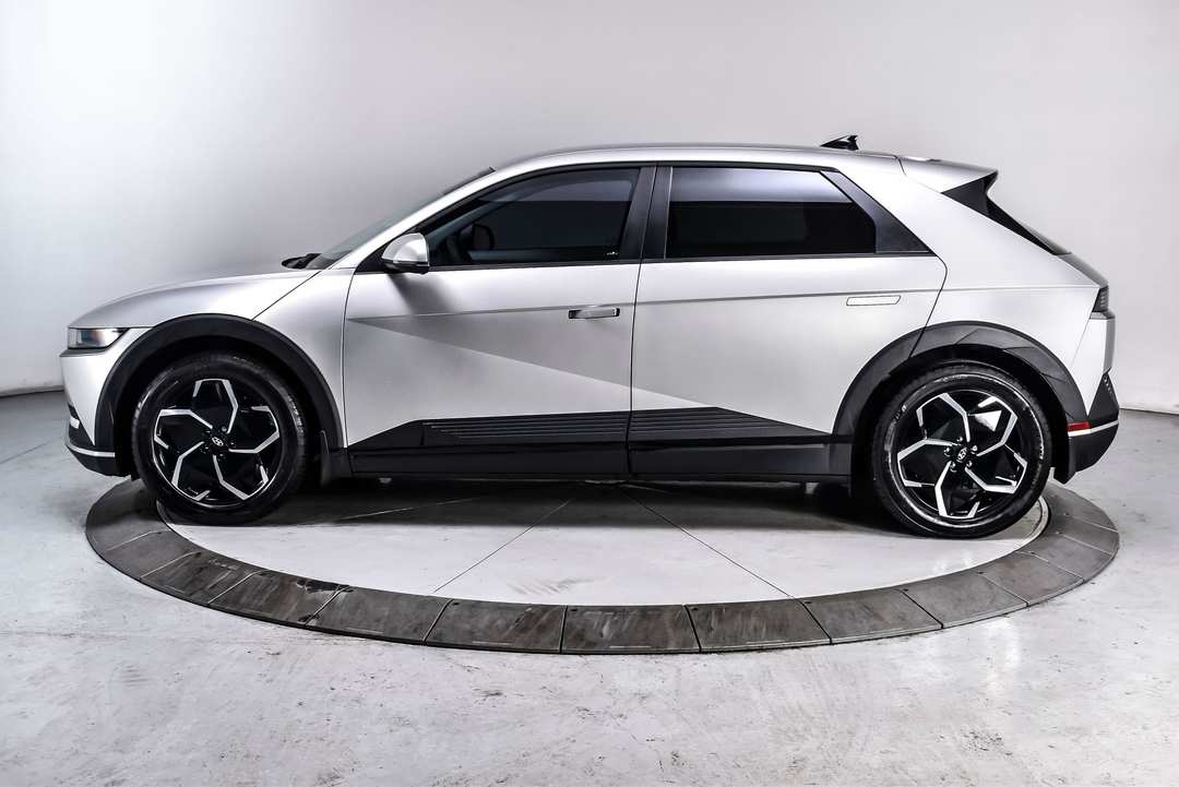 2024 Hyundai Ioniq 5 SEL - Image 3