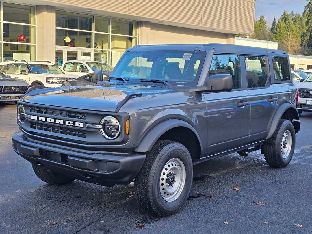 2025 Ford Bronco Base - Image 3