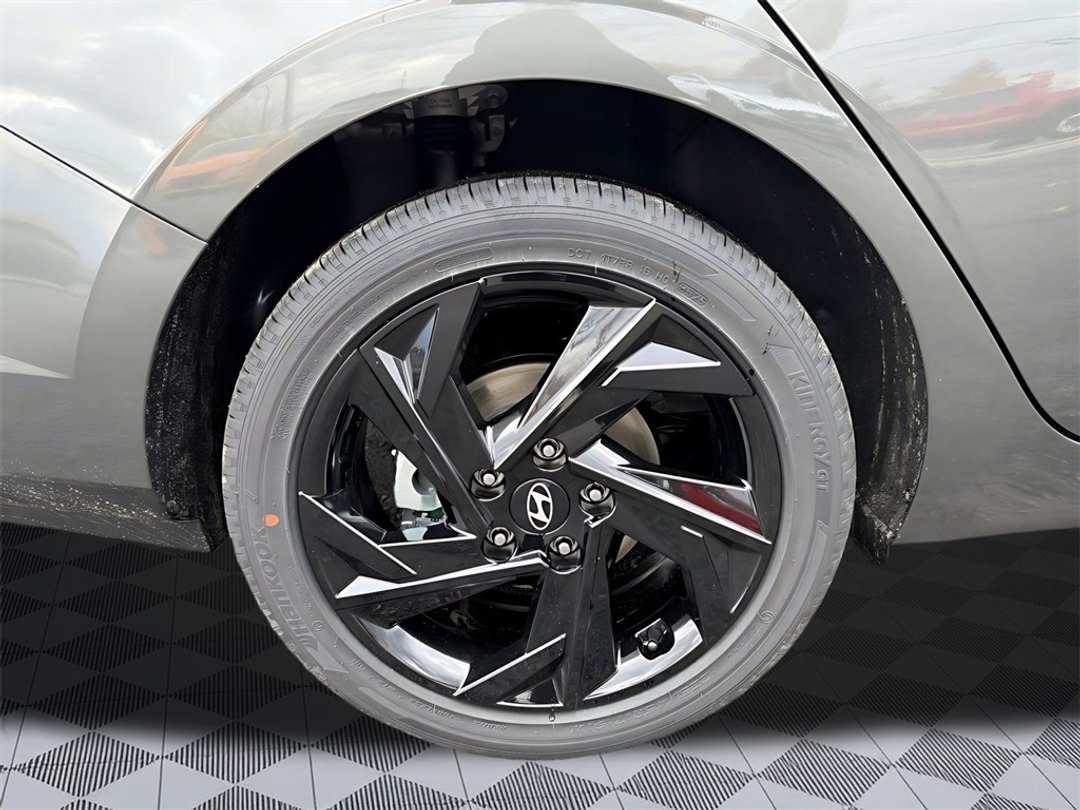 2026 Hyundai Elantra SEL Sport - Image 9