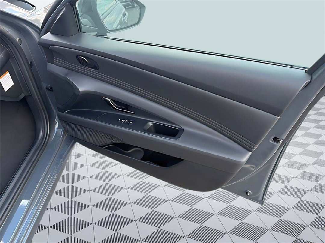 2026 Hyundai Elantra SEL Sport - Image 14
