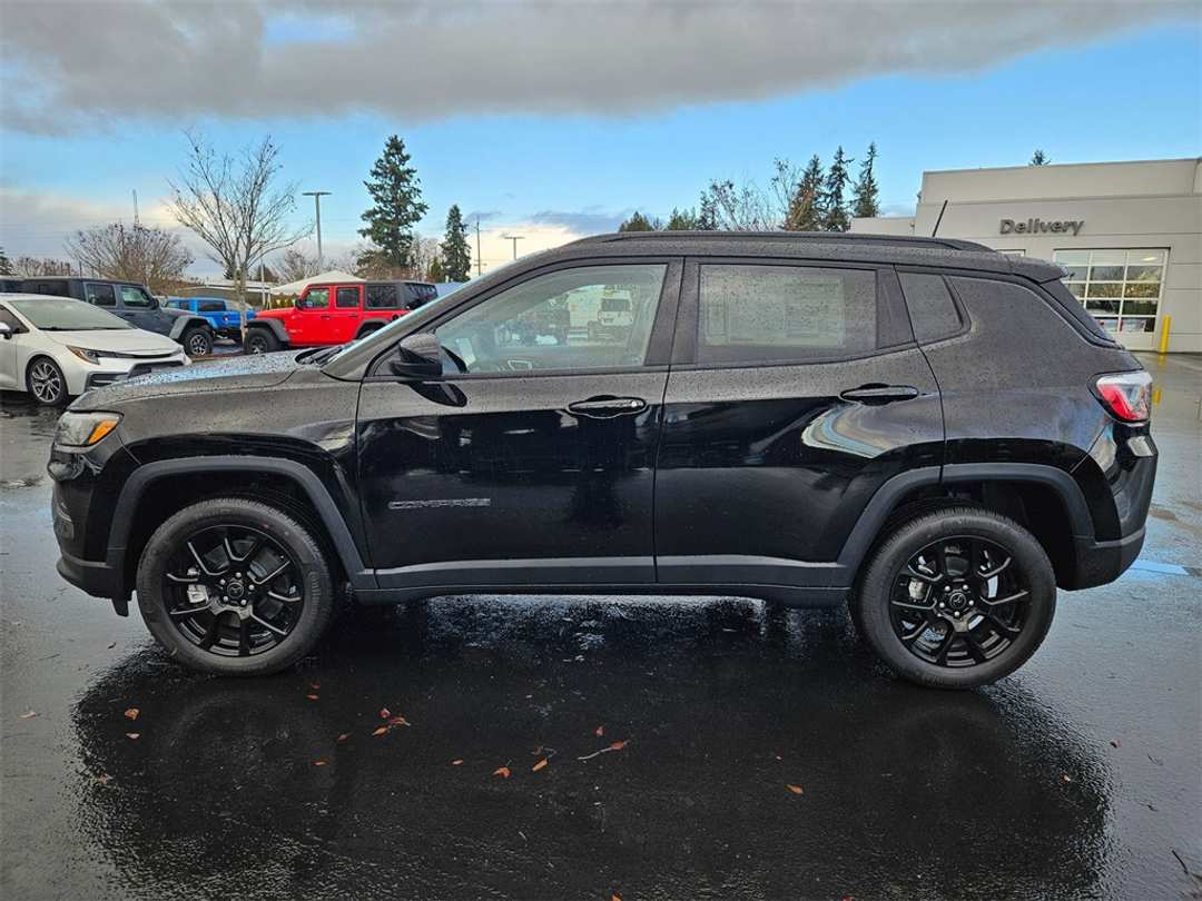 2026 Jeep Compass Latitude - Image 3