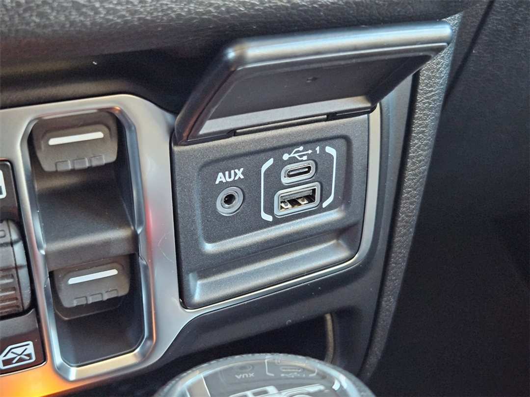 2026 Jeep Gladiator Sport - Image 25