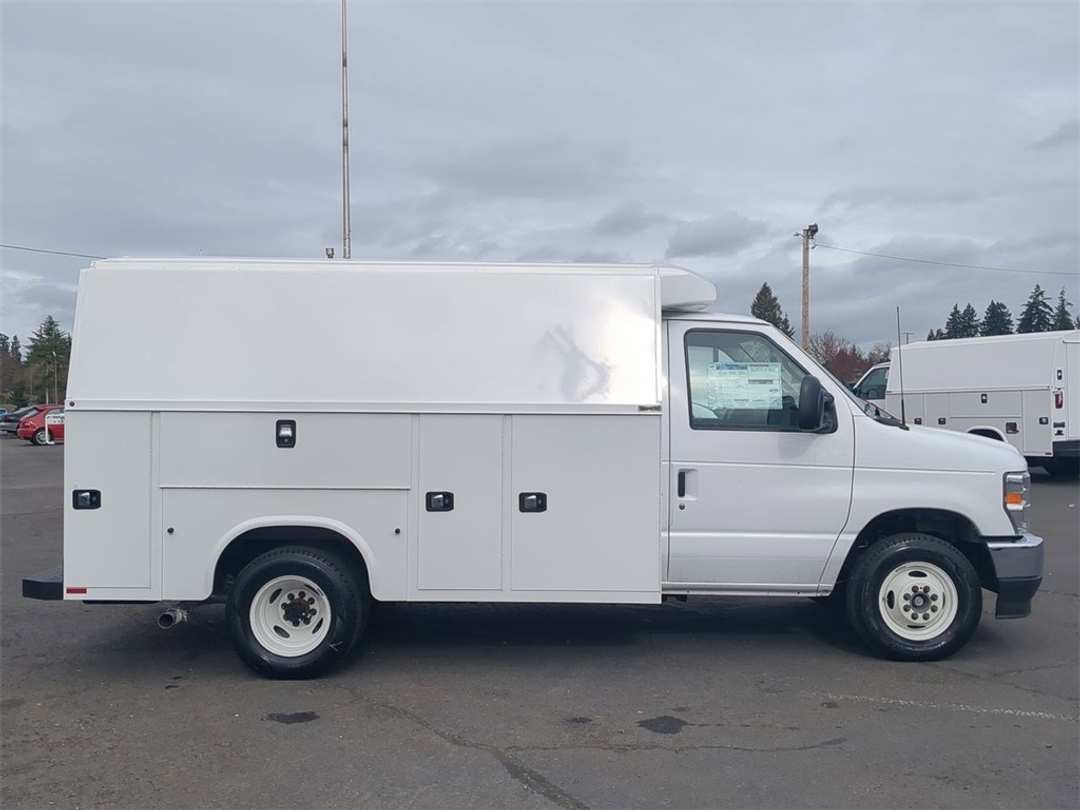 2024 Ford E-350sd Base - Image 6