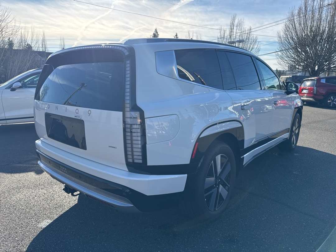 2026 Hyundai Ioniq 9 SEL - Image 7