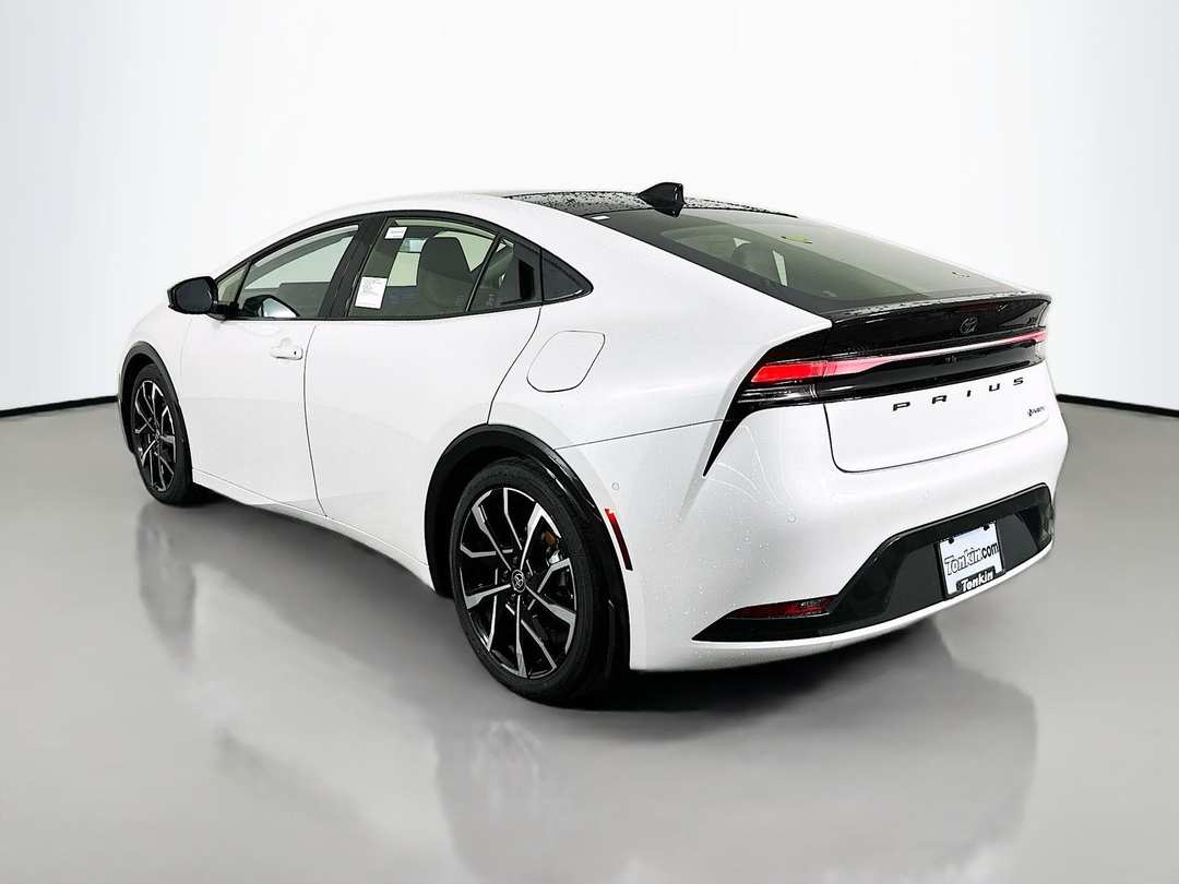 2026 Toyota Prius XSE Premium - Image 5