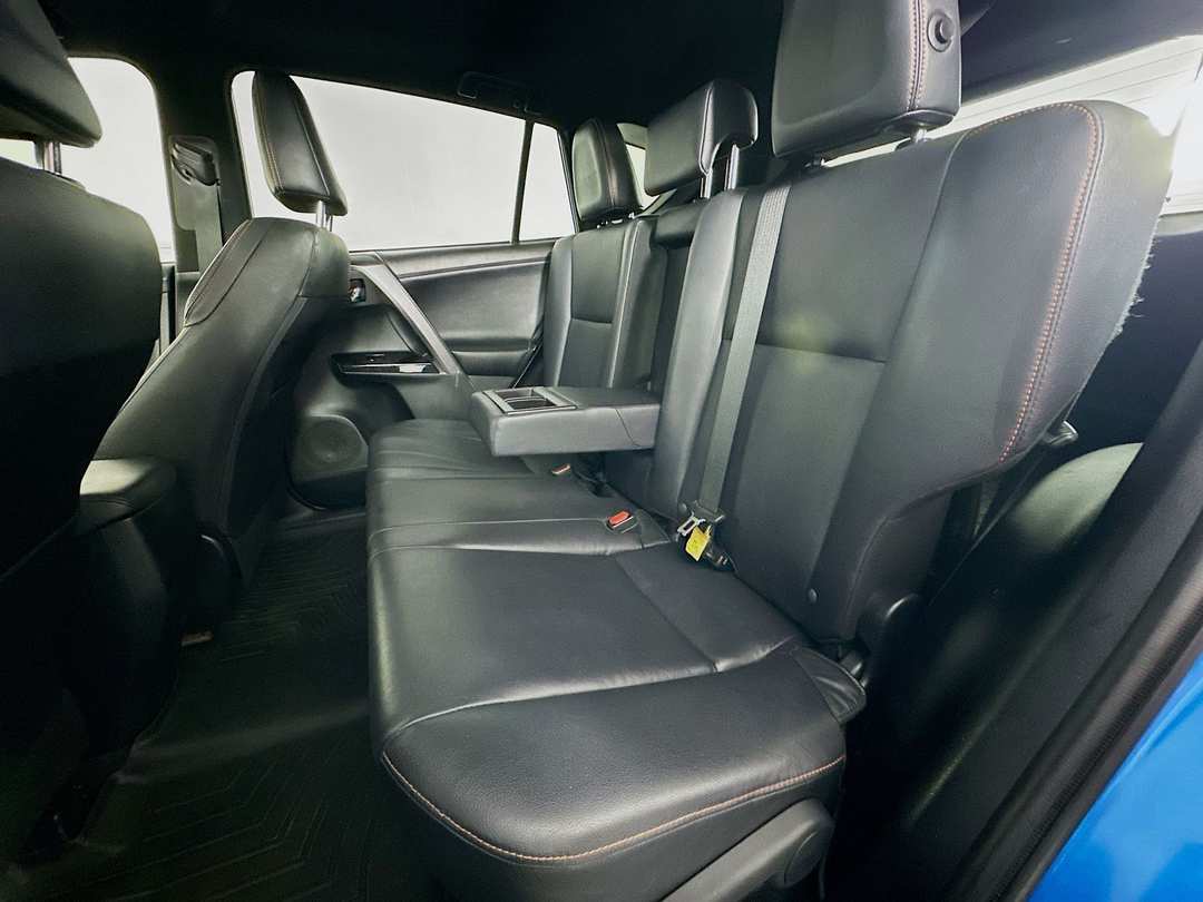 2016 Toyota Rav4 SE - Image 25