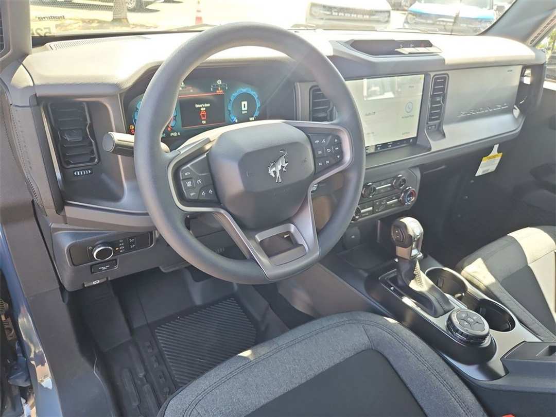 2025 Ford Bronco Base - Image 12