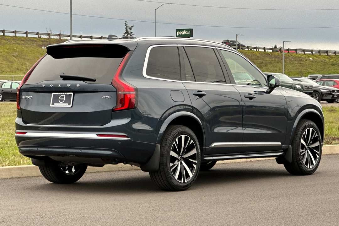 2026 Volvo Xc90 B5 Core - Image 3