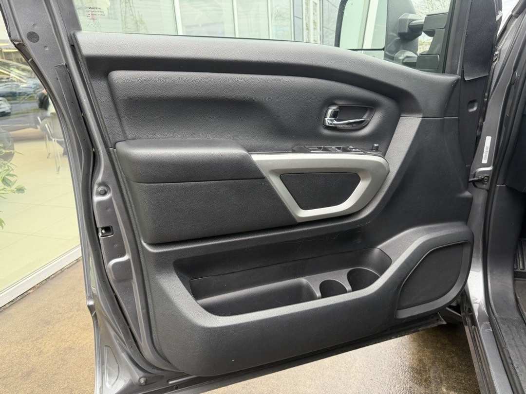 2020 Nissan Titan SV - Image 11