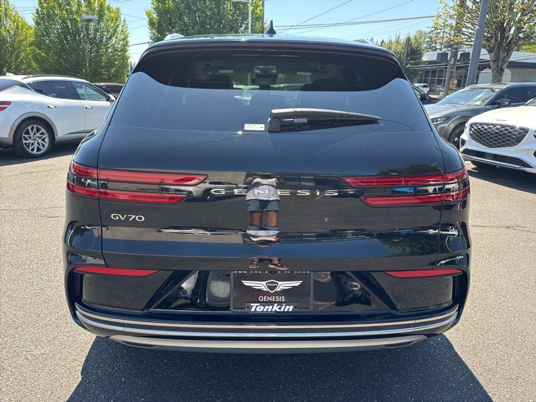 2026 Genesis Electrified Gv70 - Image 6
