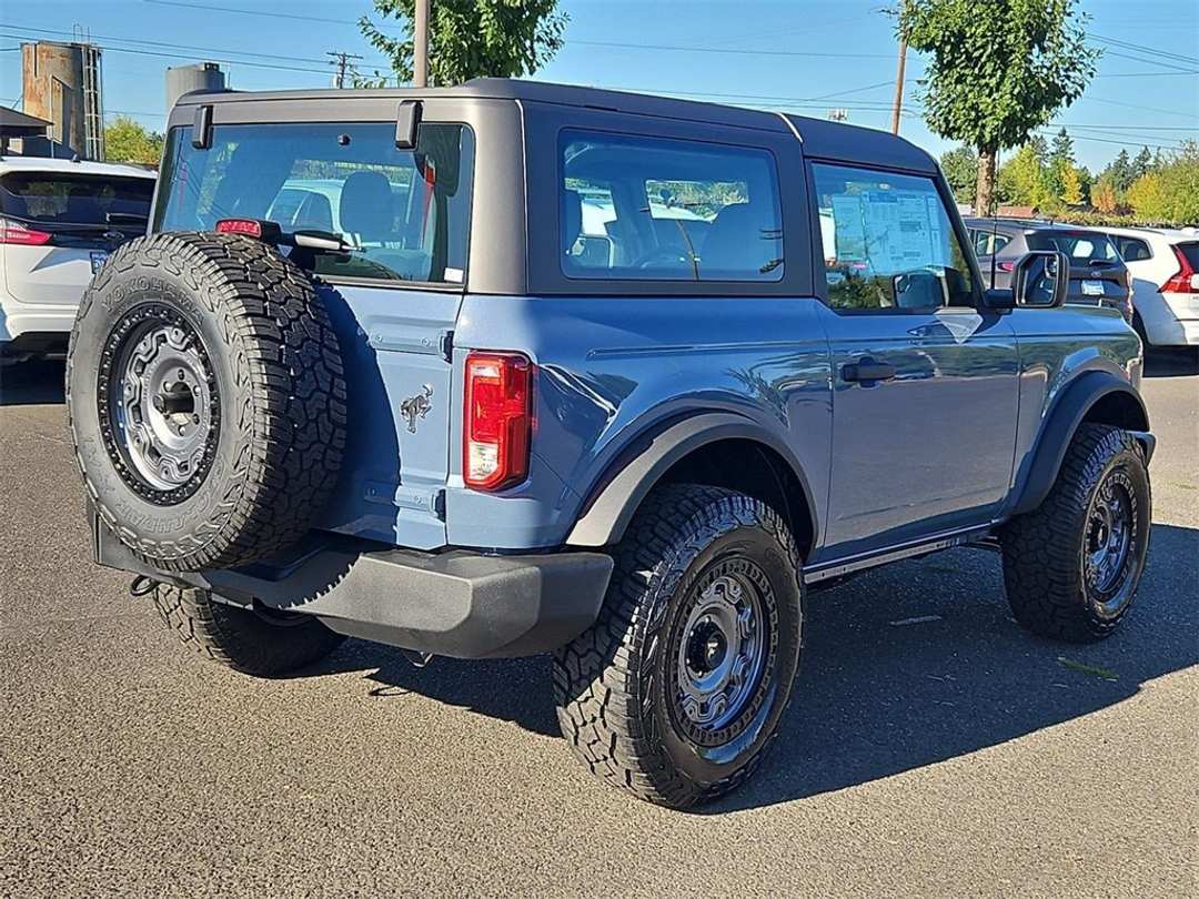 2025 Ford Bronco Base - Image 5