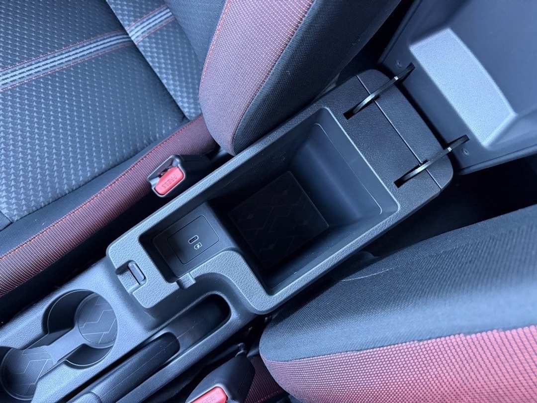 2025 Nissan Versa 1.6 SR - Image 23