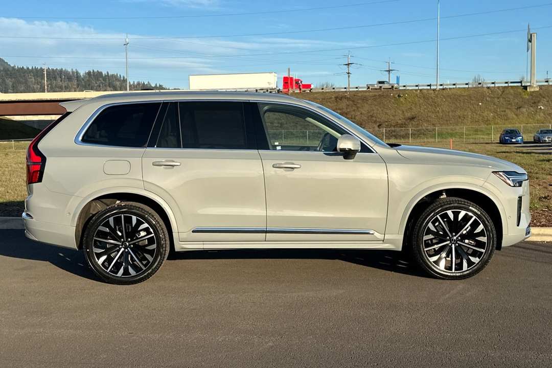 2026 Volvo Xc90 B6 Ultra - Image 2