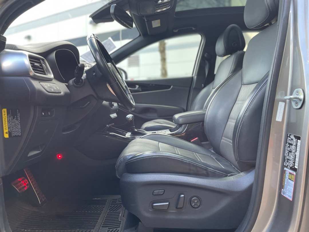 2016 Kia Sorento SX Limited - Image 14