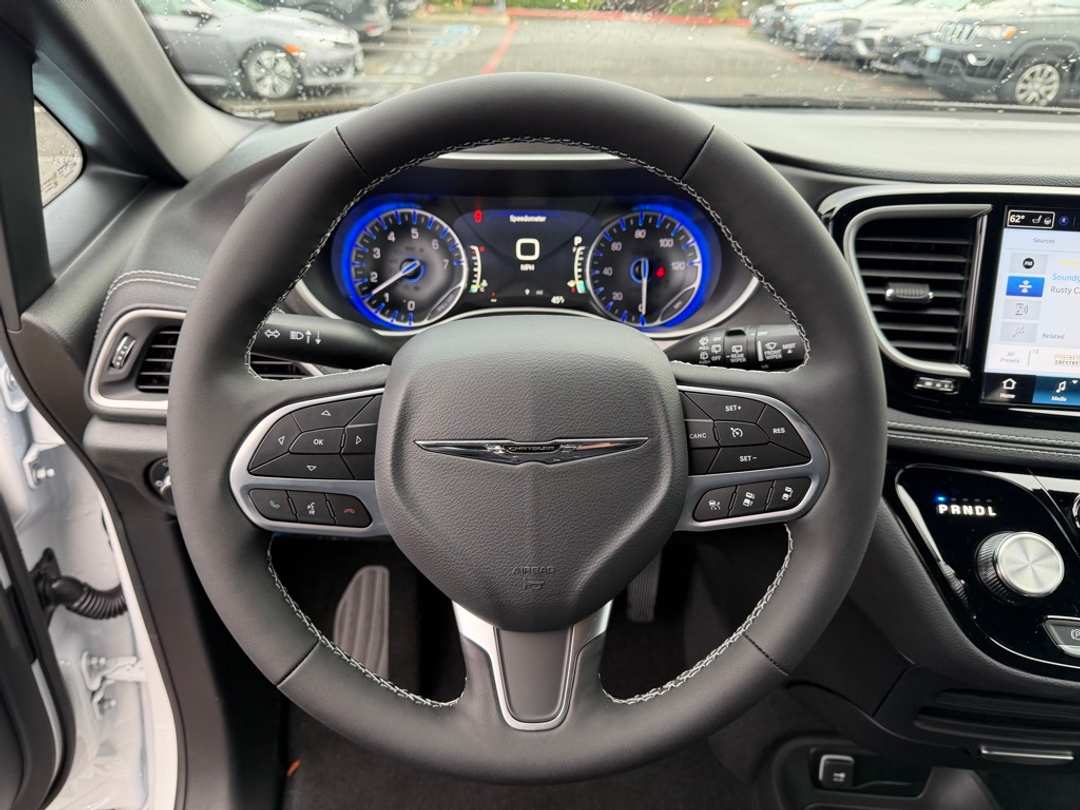 2026 Chrysler Pacifica Select - Image 20