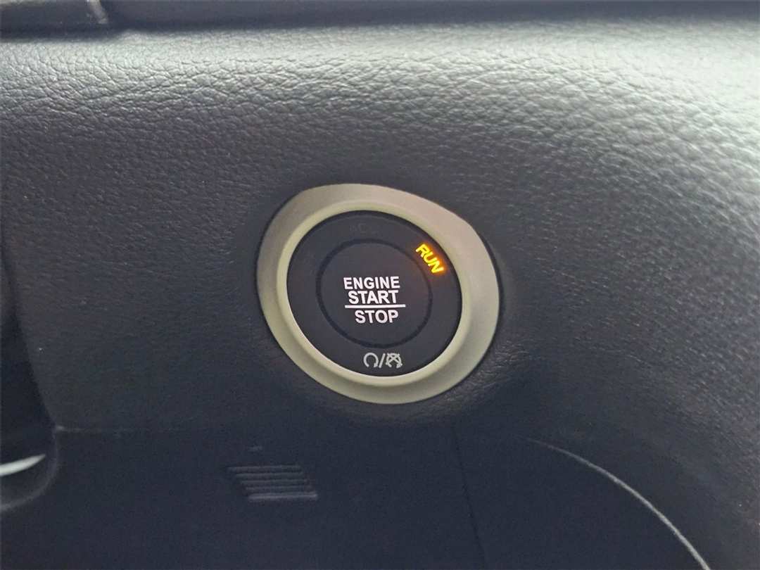 2026 Chrysler Pacifica Limited - Image 17