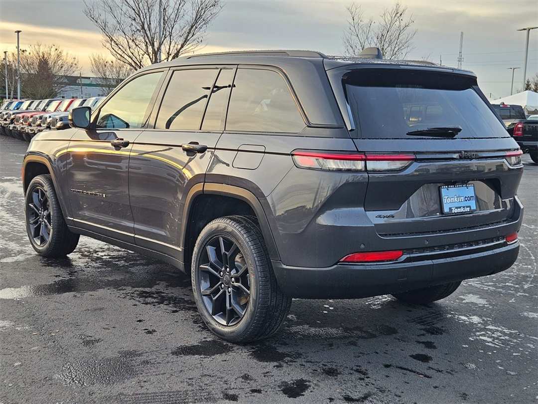 2025 Jeep Grand Cherokee Limited - Image 4