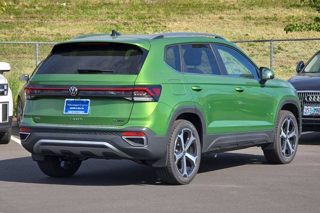 2025 Volkswagen Taos 1.5T SEL - Image 3