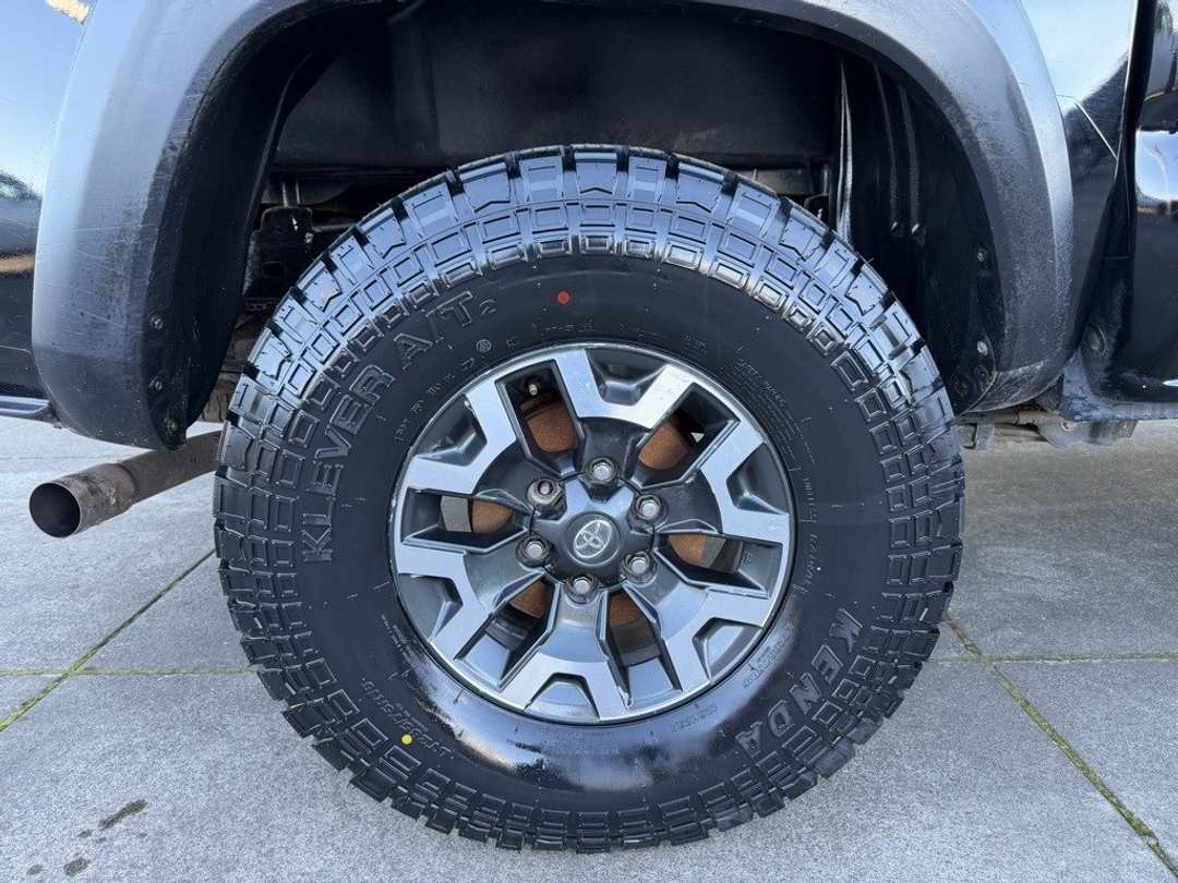 2021 Toyota Tacoma TRD OffRoad - Image 9