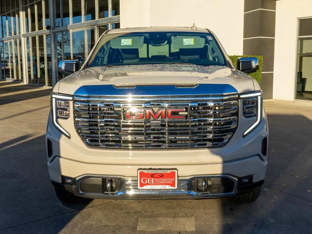 2026 GMC Sierra 1500 Denali - Image 2